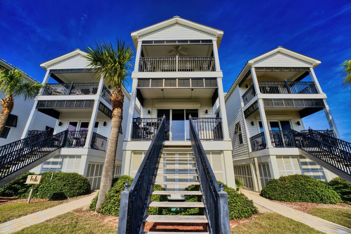 ONE CHARLESTON PLACE B | ST GEORGE ISLAND, FL | St. George Island ...